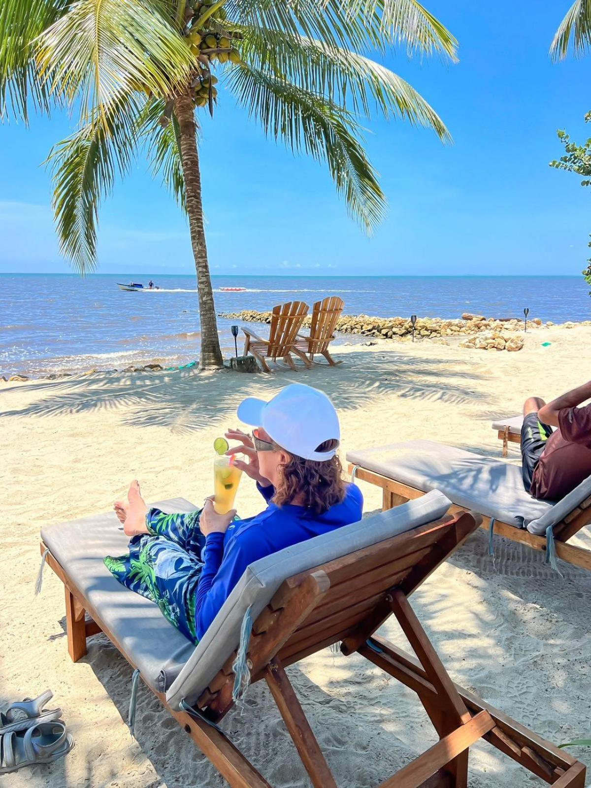Hotel Costa Linda Толу Экстерьер фото